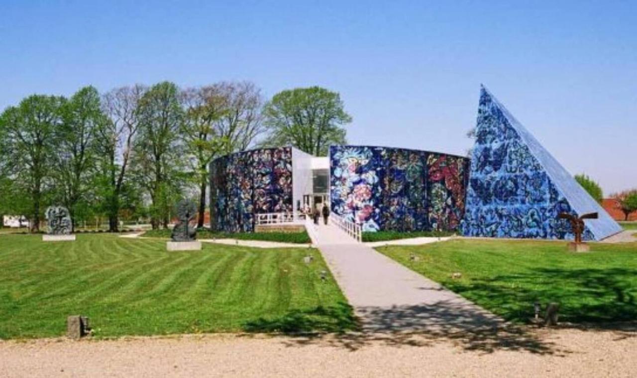 Taet Pa Centrum & Mch/Boxen - Huset Nr. 11 Herning Zewnętrze zdjęcie